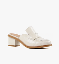 Load image into Gallery viewer, Classic white loafer mule shoes