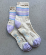 Load image into Gallery viewer, Pair of lilac and white striped socks