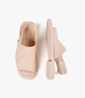 Light pink flat leather sandals