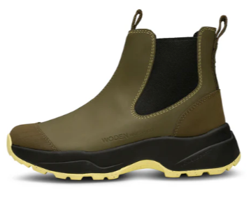 Waterproof boot in dark green with pale lime sole