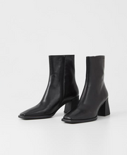 Load image into Gallery viewer, Pair of square toe black heeled boots