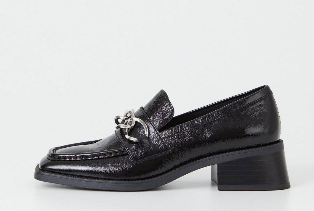 Black shiny leather loafer with silver chain